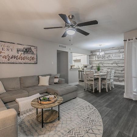 Cozy 2Br Farmhouse Apt - Sleeps 8 - Free Parking! Arlington Bagian luar foto