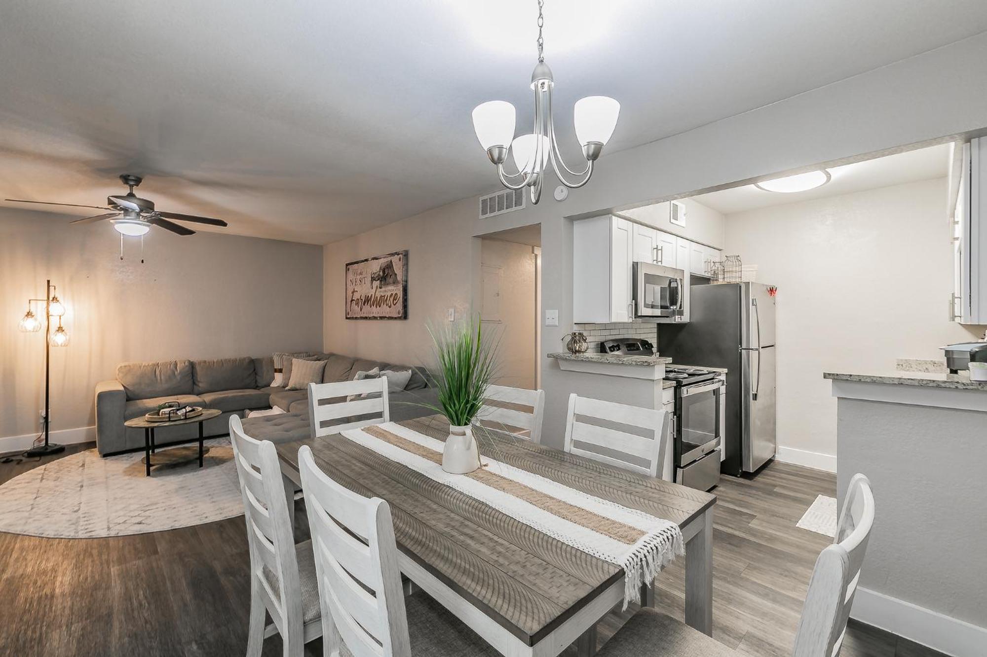 Cozy 2Br Farmhouse Apt - Sleeps 8 - Free Parking! Arlington Bagian luar foto