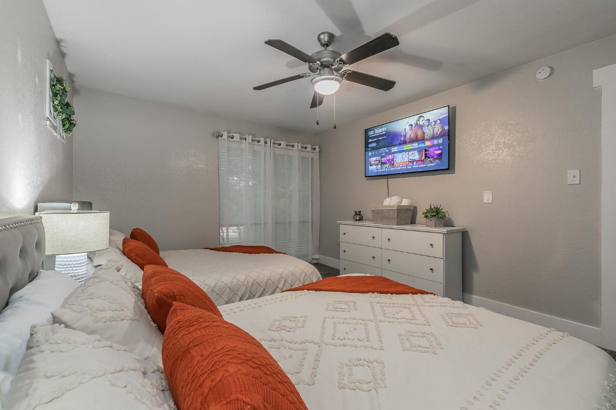 Cozy 2Br Farmhouse Apt - Sleeps 8 - Free Parking! Arlington Bagian luar foto