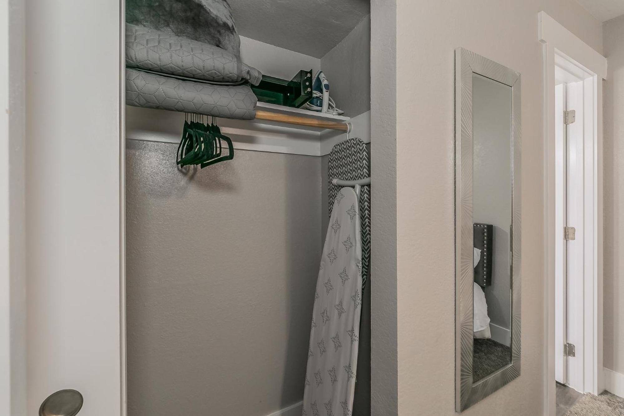Cozy 2Br Farmhouse Apt - Sleeps 8 - Free Parking! Arlington Bagian luar foto