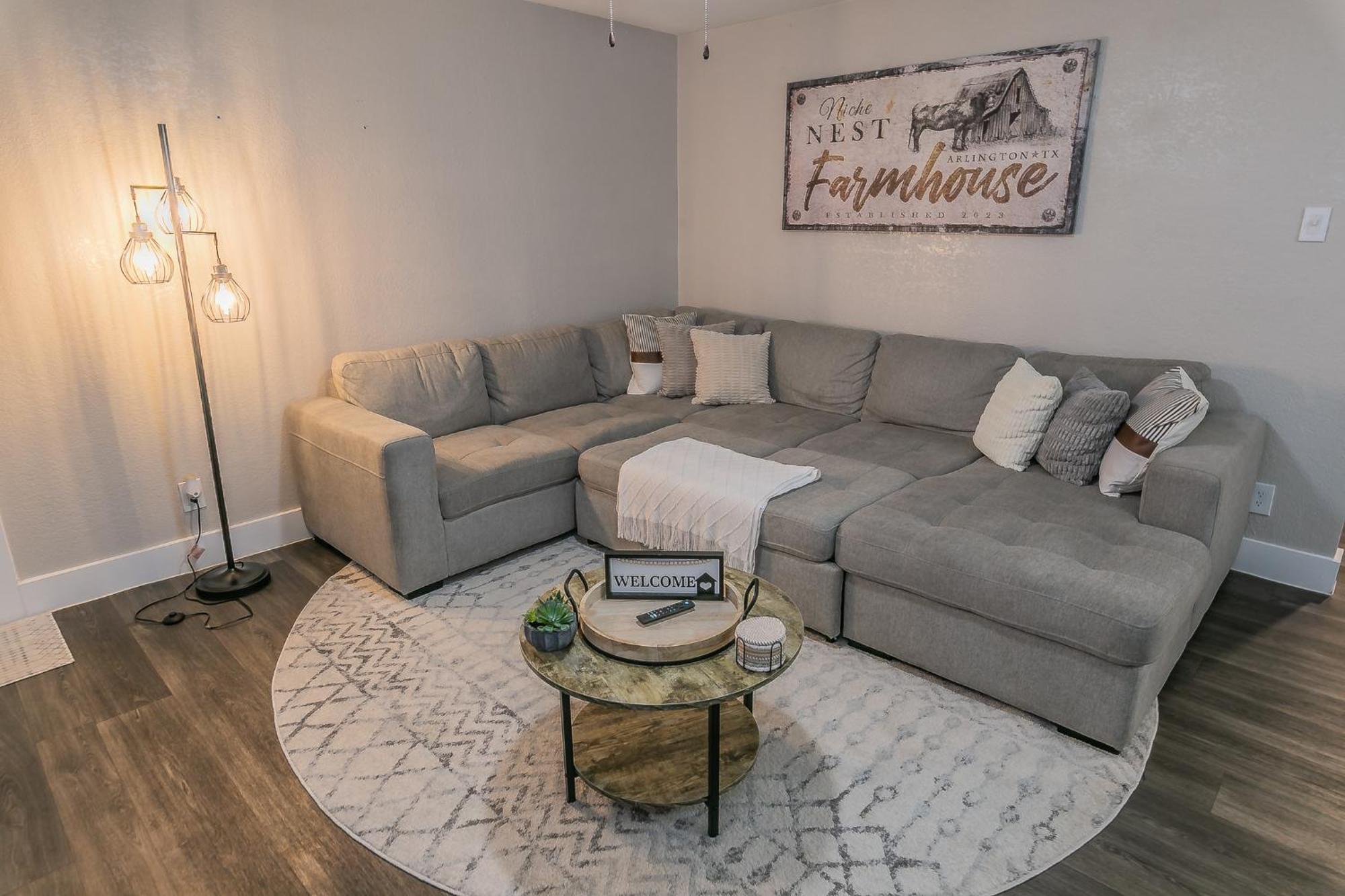 Cozy 2Br Farmhouse Apt - Sleeps 8 - Free Parking! Arlington Bagian luar foto