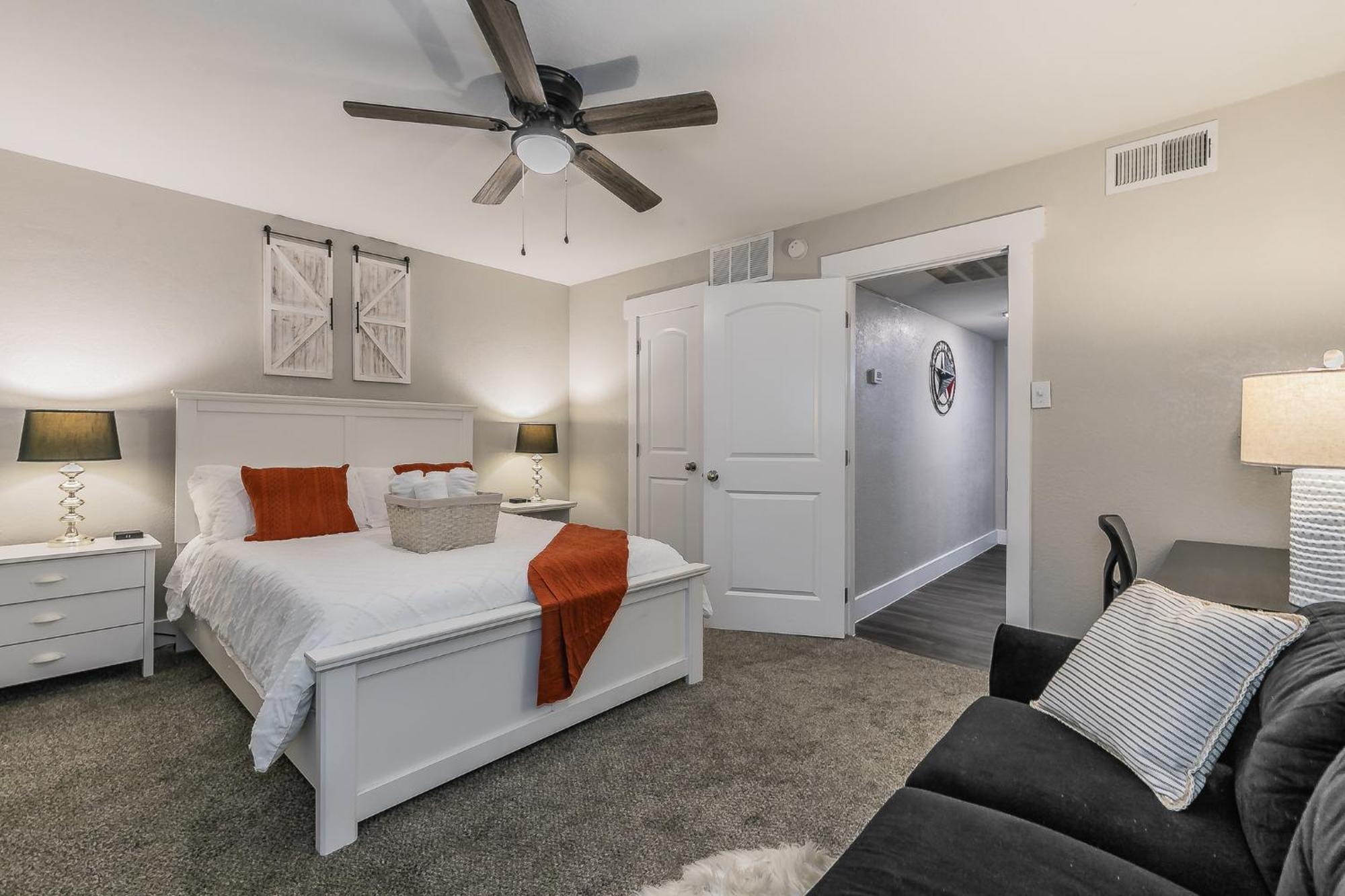 Cozy 2Br Farmhouse Apt - Sleeps 8 - Free Parking! Arlington Bagian luar foto