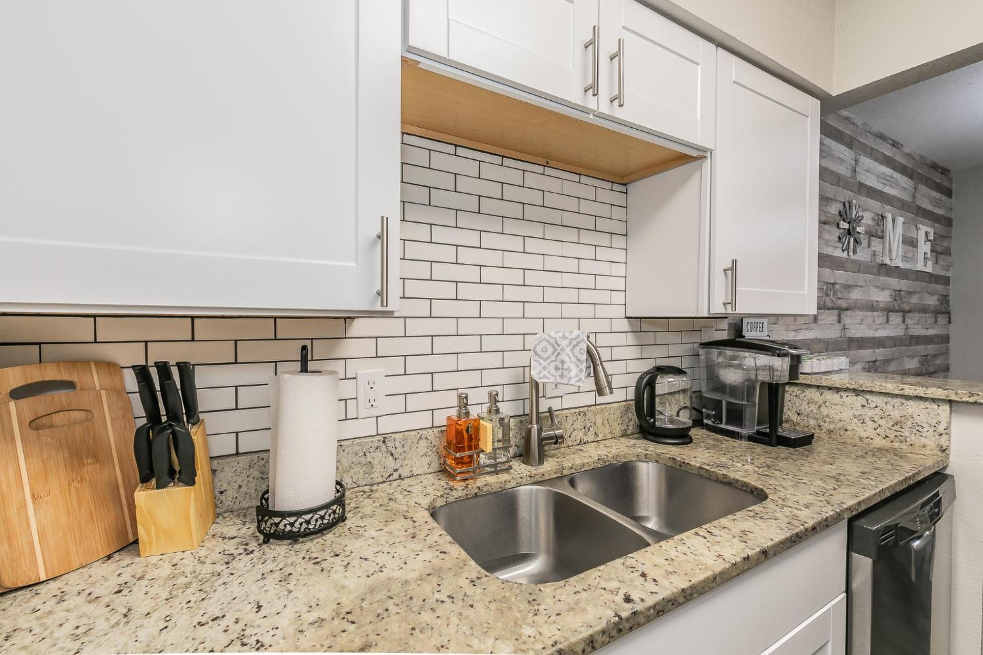 Cozy 2Br Farmhouse Apt - Sleeps 8 - Free Parking! Arlington Bagian luar foto