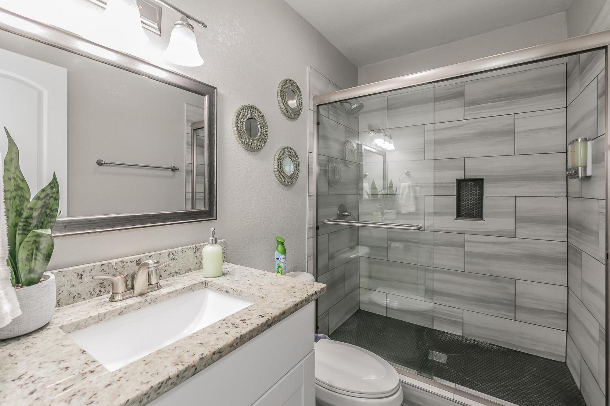 Cozy 2Br Farmhouse Apt - Sleeps 8 - Free Parking! Arlington Bagian luar foto